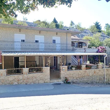 Cvitko Appartamento Tribanj-Kruscica